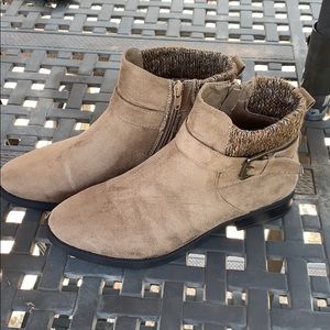 Women short booties size 8